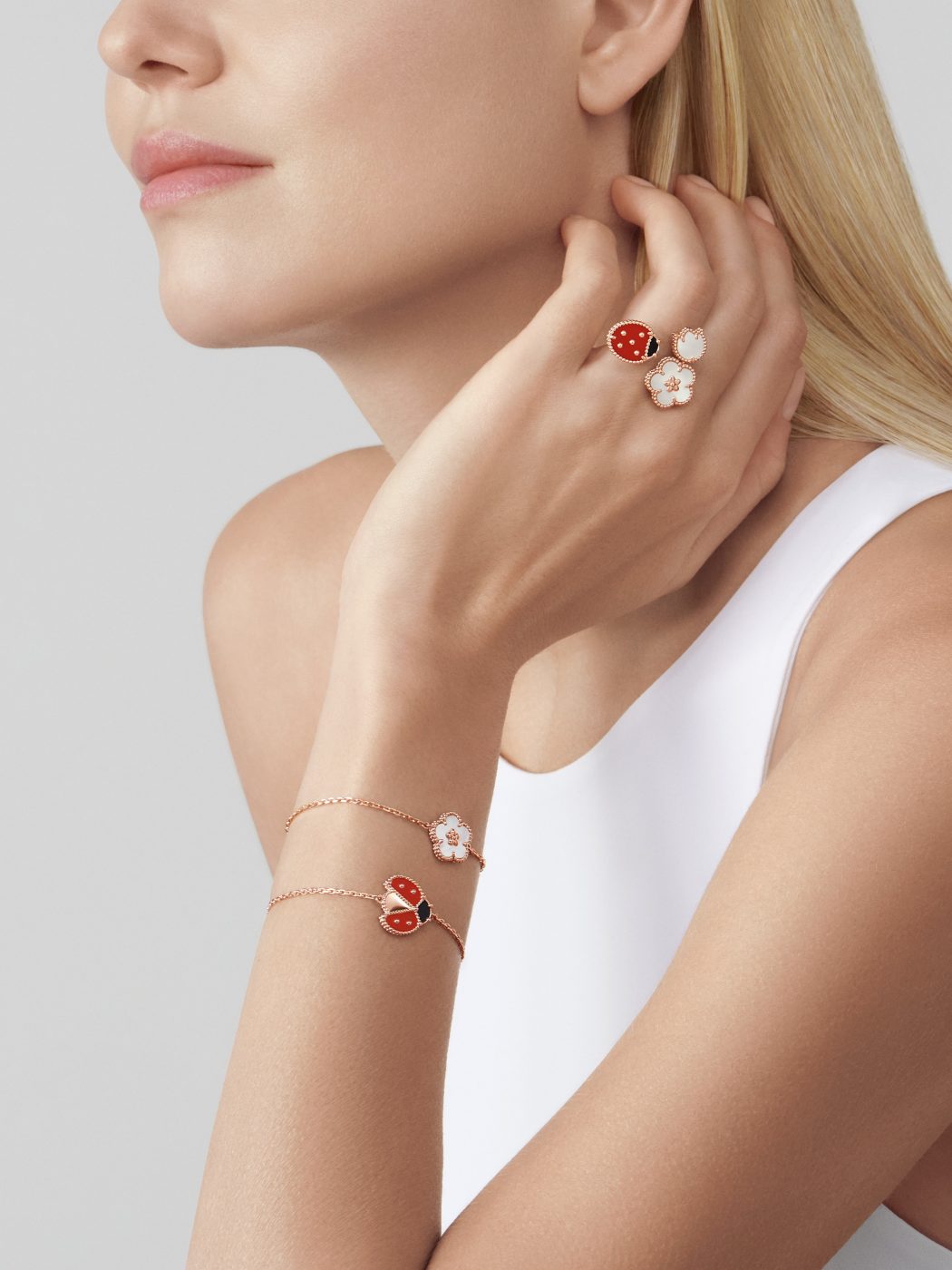 18K Rose Gold Mother of Pearl Carnelian Onyx VCA Lucky Spring Between the Finger Ring