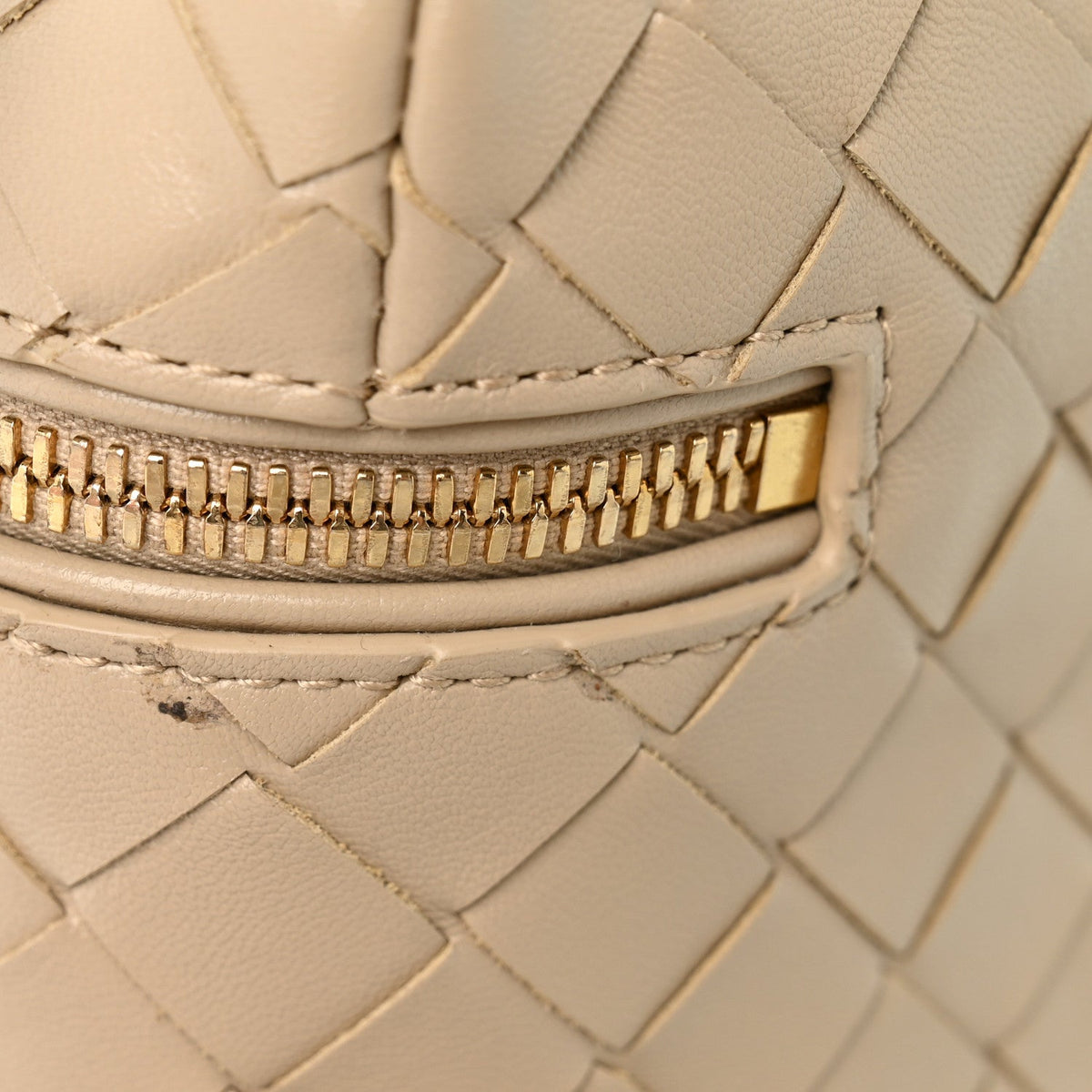 Bottega Veneta Calfskin Intrecciato Bang Bang Vanity Case Ecru