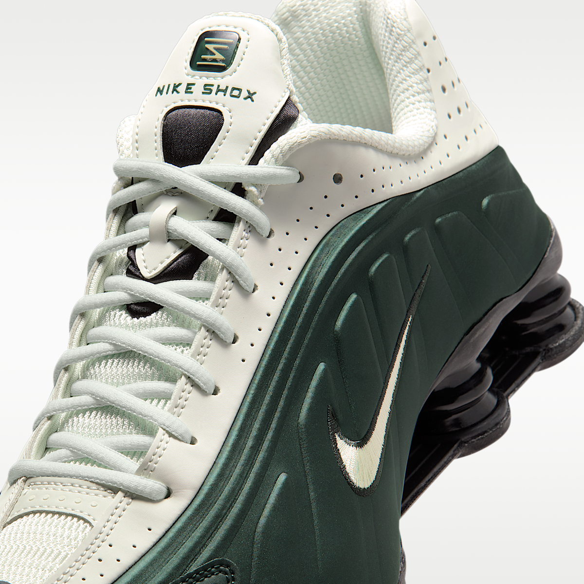 Shox R4 Shoes