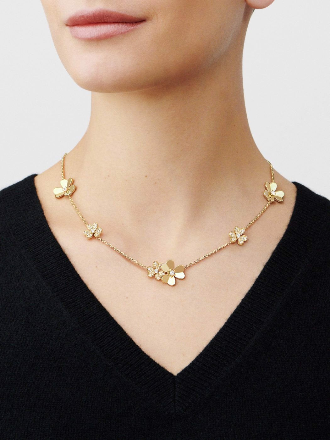 18K Gold Diamond VCA Frivole 9 Flowers Necklace