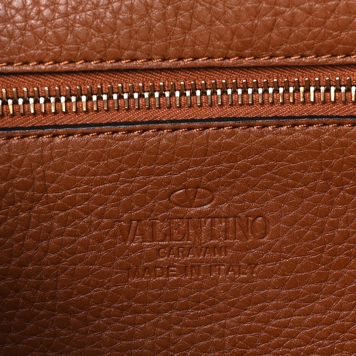 Valentino Garavani Pebbled Calfskin Small Rockstud Messenger Bag Light Cuir