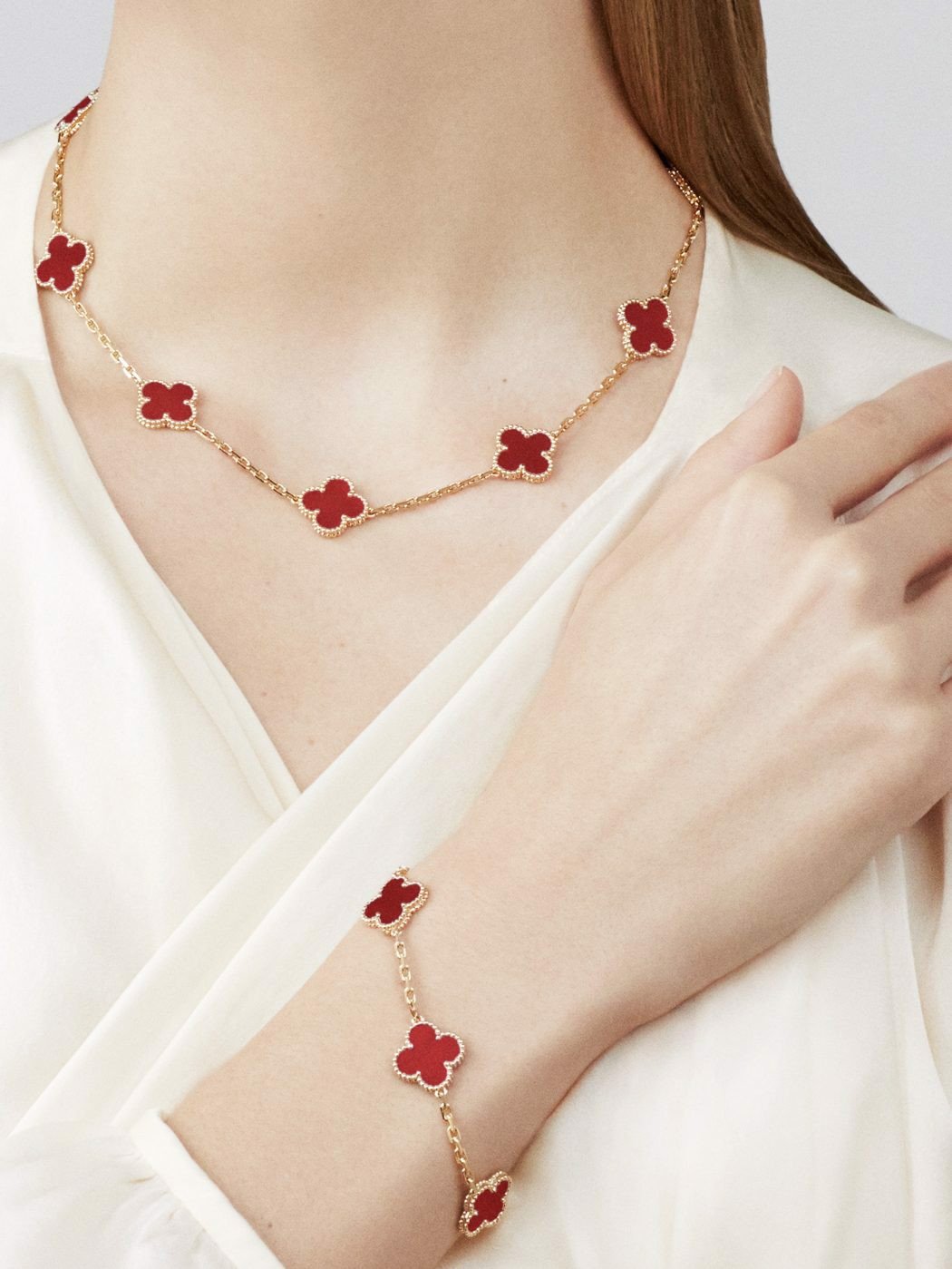 18K Gold Carnelian VCA Vintage Alhambra Necklace