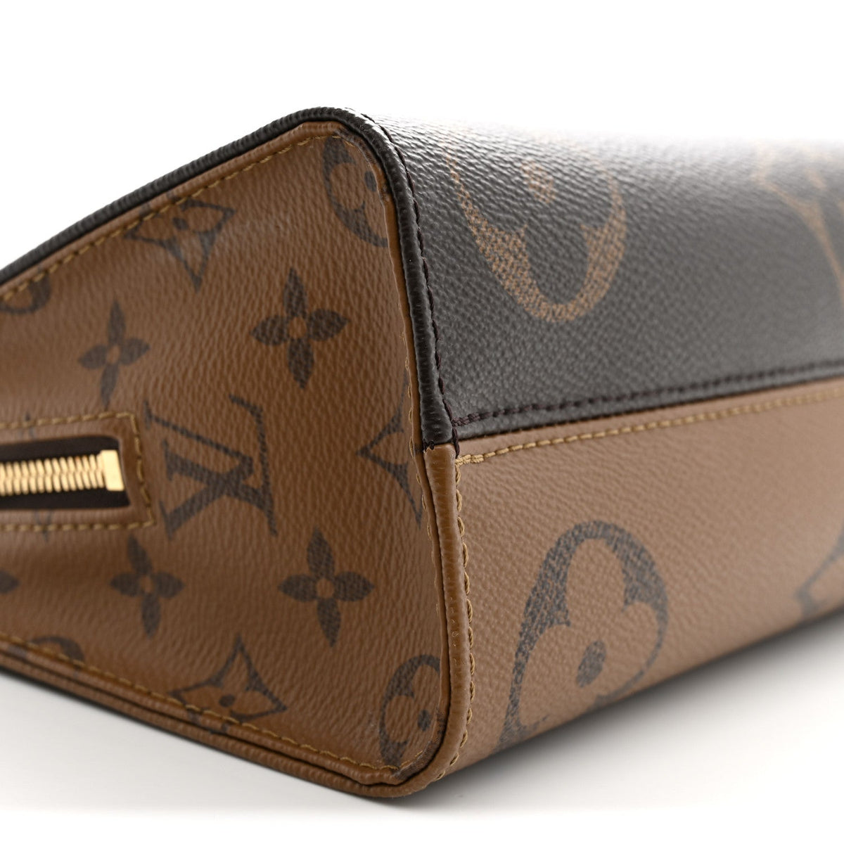 Louis Vuitton Reverse Monogram Giant OnTheGo East West Brown 1984555