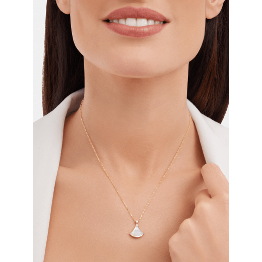 18K Gold Diamond Mother of Pearl Divas' Dream Necklace