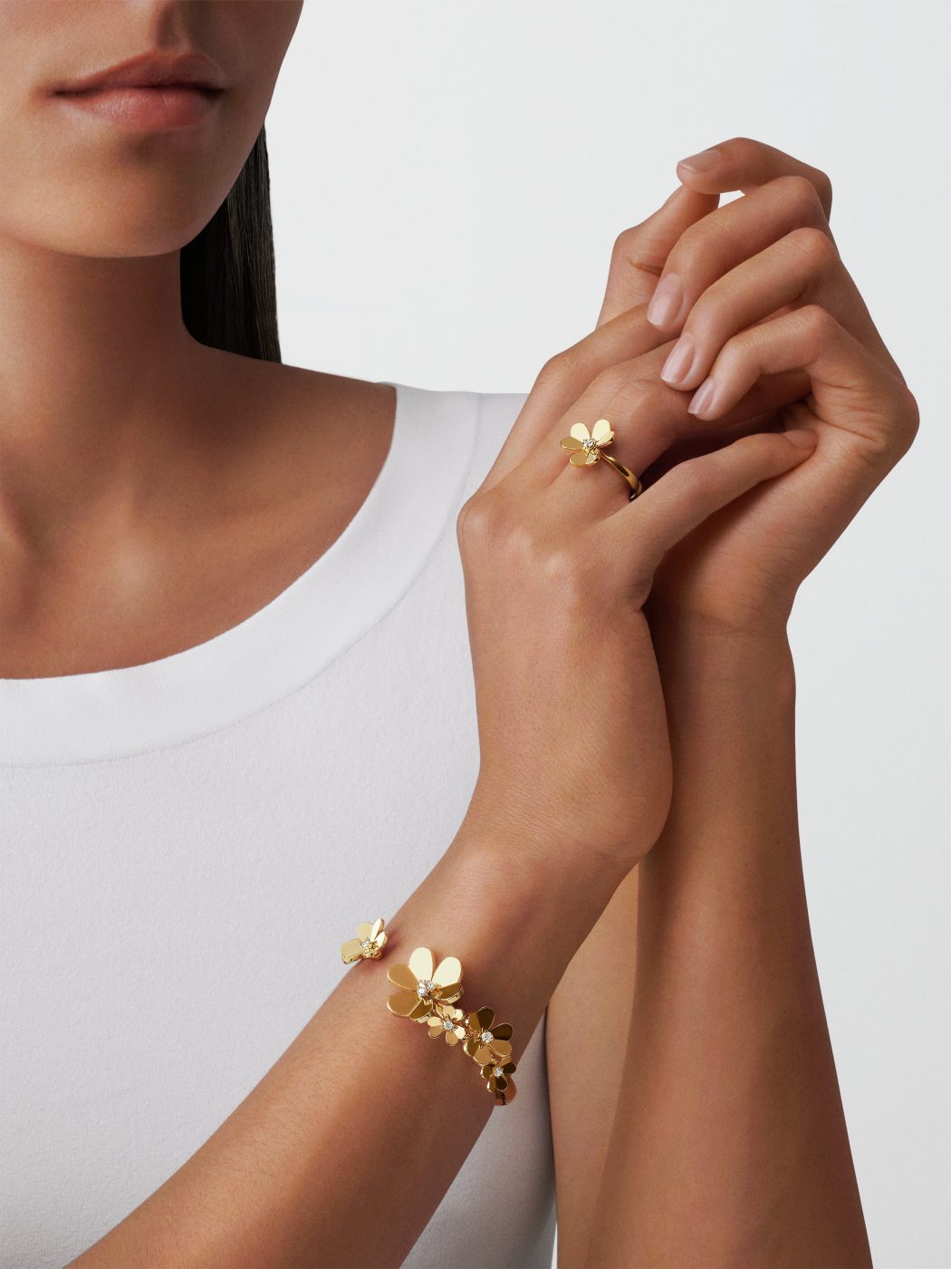 18K Gold Diamond VCA Frivole 7 Flowers Bracelet