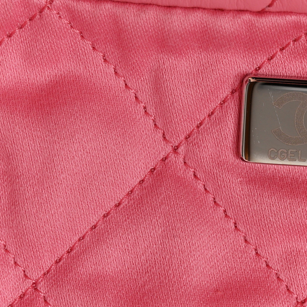 Chanel Shiny Calfskin Quilted Chanel 22 Bag Pink