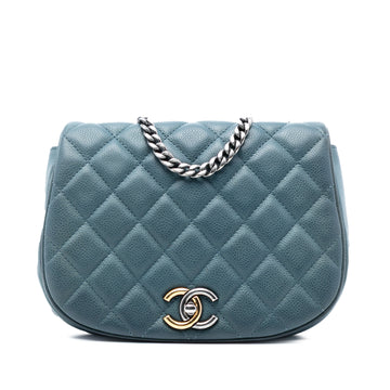 Casual Pocket Flap Messenger Bag Quilted Caviar Medium