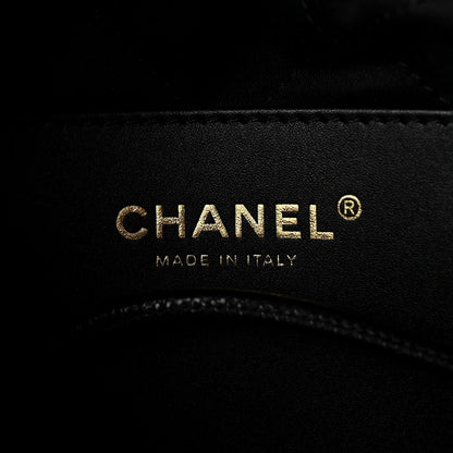 Chanel Shiny Caviar Quilted Monochrome Mini Chanel 22 Black