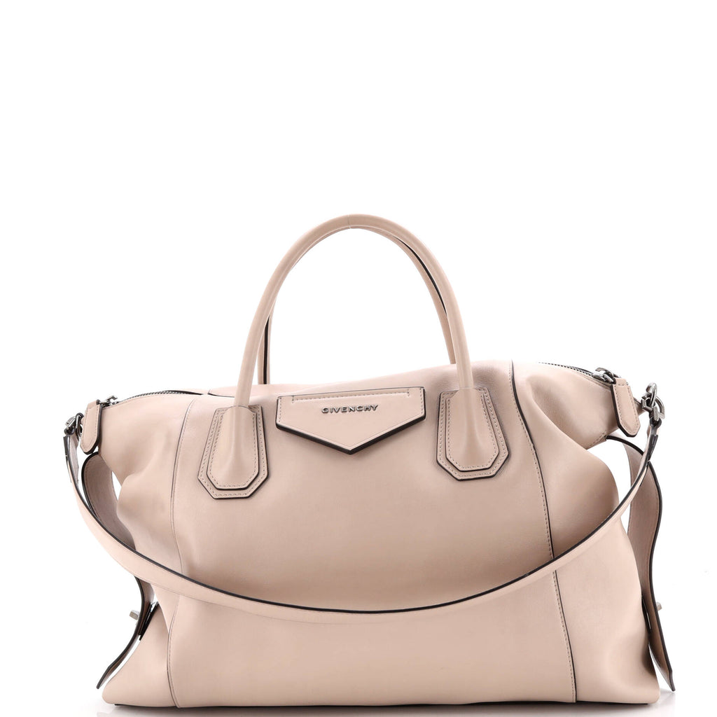 Antigona Soft Bag Leather Medium
