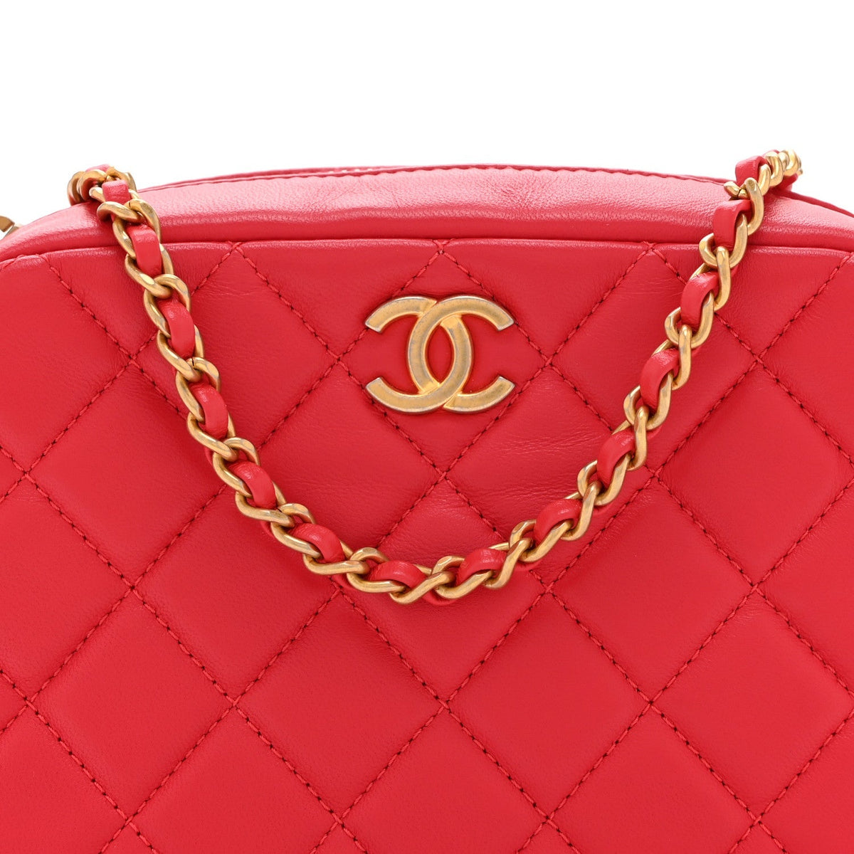 Chanel Lambskin Quilted CC Pearl Crush Camera Case Red