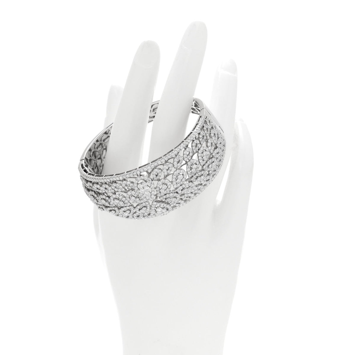 Parker & West by FASHIONPHILE18K White Gold Diamond 10.80ctw Bangle Bracelet
