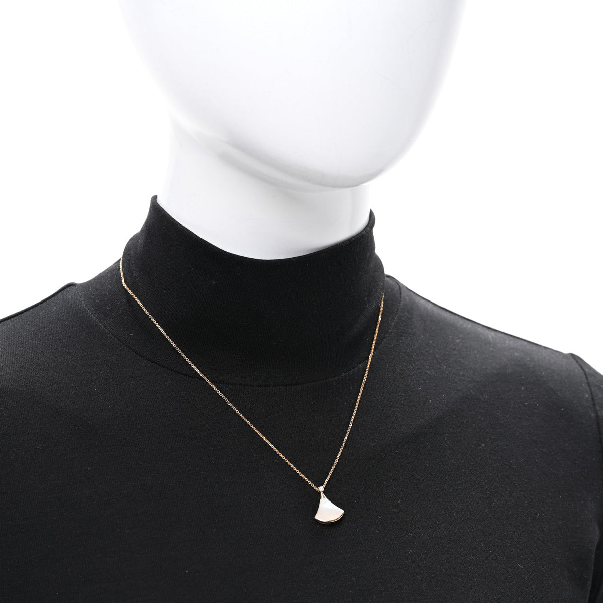 Bulgari 18K Yellow Gold Diamond Mother of Pearl Small Divas' Dream Pendant Necklace