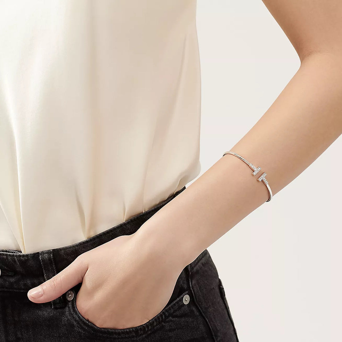 18K Gold Diamonds Tiffany T Diamond Wire Bracelet