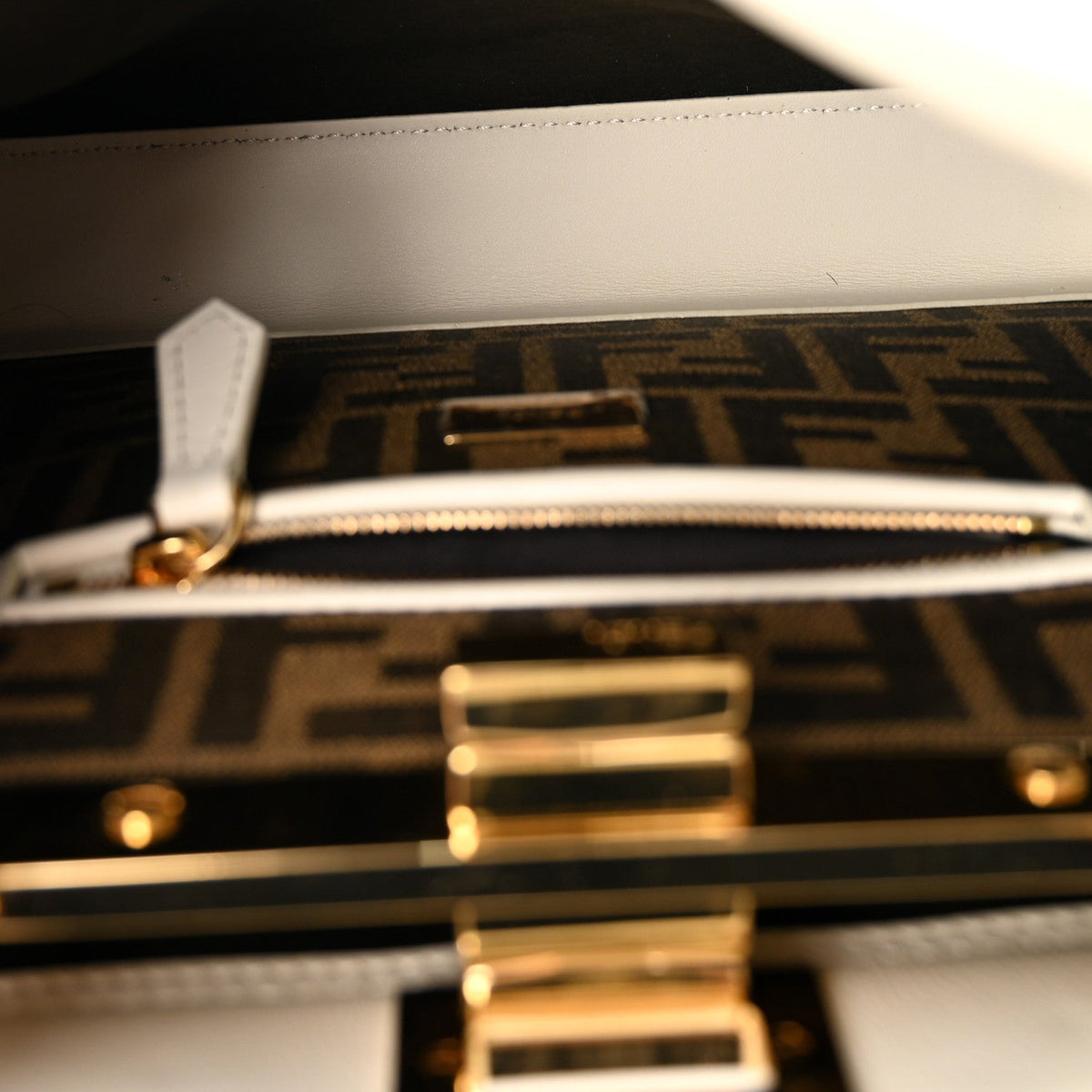Fendi Vitello Seta Canvas FF Mini Peekaboo Iconic Satchel Uovo Sigaro Marrone