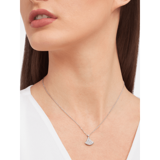 18K Gold Diamond BVLGARI Divas' Dream Necklace