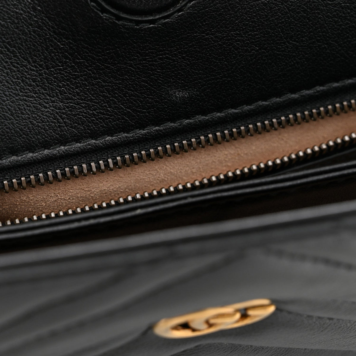 Gucci Calfskin Matelasse Heart Medium GG Marmont Shoulder Bag Black 1984430