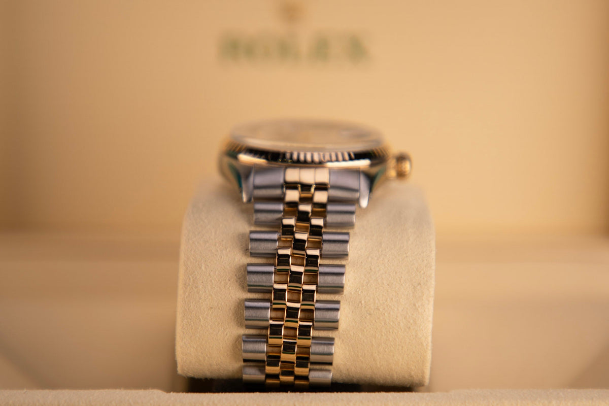 Rolex Datejust 36 mm White MOP Diamonds 18k Yellow Gold Jubilee 126233-0023