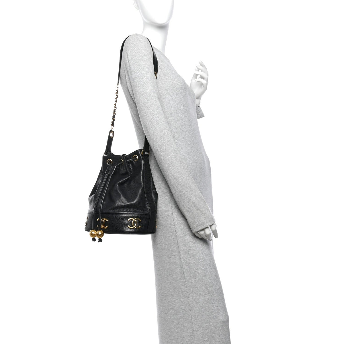 Chanel Caviar CC Drawstring Shoulder Bag Black 1951318