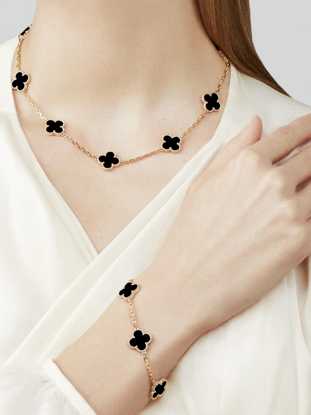 18K Gold Onyx VCA Vintage Alhambra Necklace