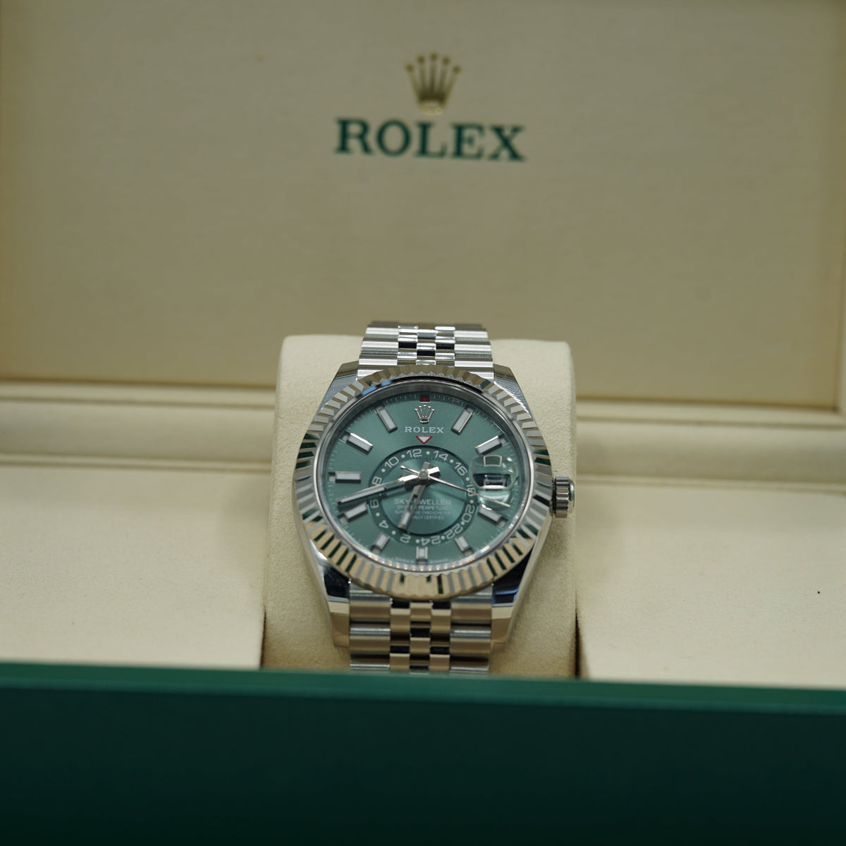 Rolex Sky-Dweller 42 mm Mint Green Oyster 336934-0001