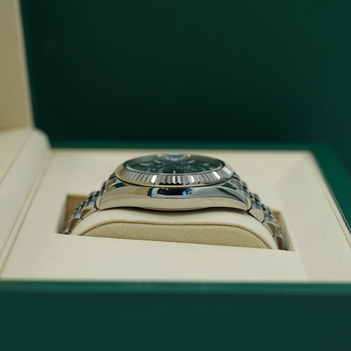 Rolex Sky-Dweller 42 mm Mint Green Oyster 336934-0001