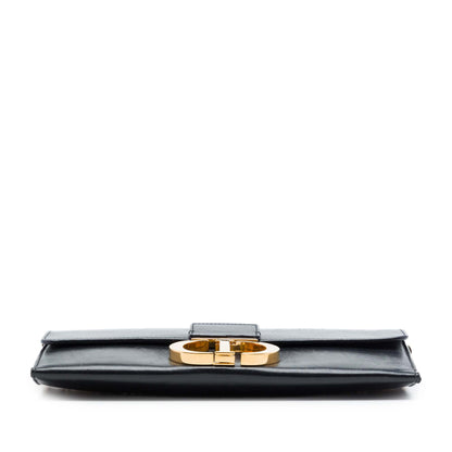 30 Montaigne Clutch Leather