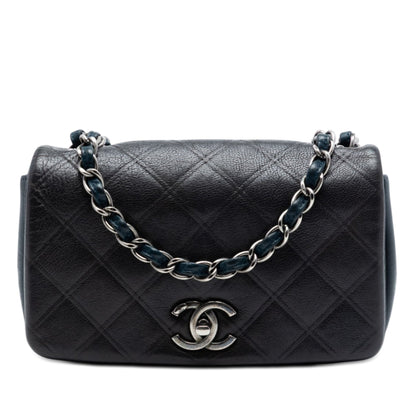 New Chic Flap Bag Diamond Embossed Calfskin Small