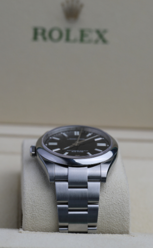 Rolex Oyster Perpetual 41 mm Bright Black Oystersteel Oyster 124300-0002