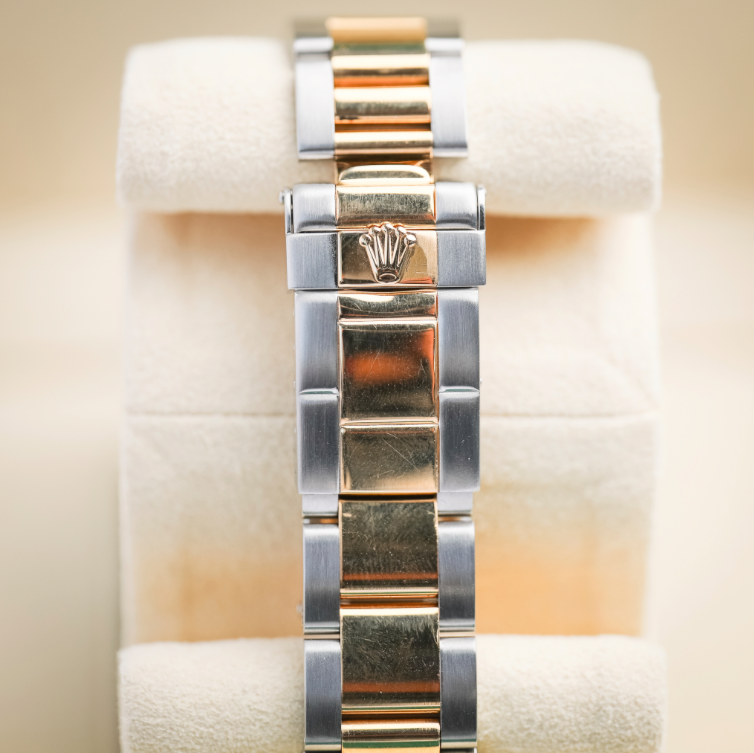 Rolex Oyster 40 mm White and Golden Yellow Rolesor Oyster 126503-0001