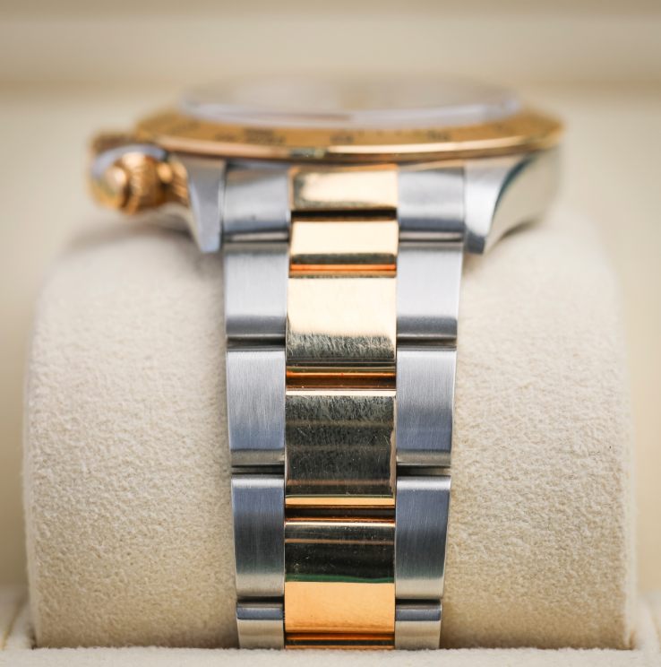 Rolex Oyster 40 mm White and Golden Yellow Rolesor Oyster 126503-0001