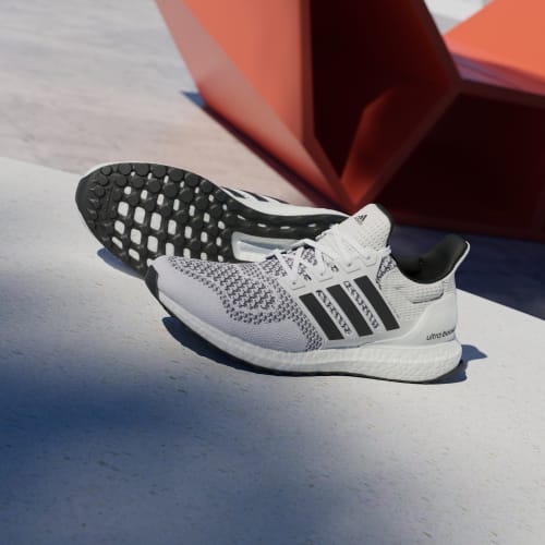 ULTRABOOST 1.0 SHOES Sneakers