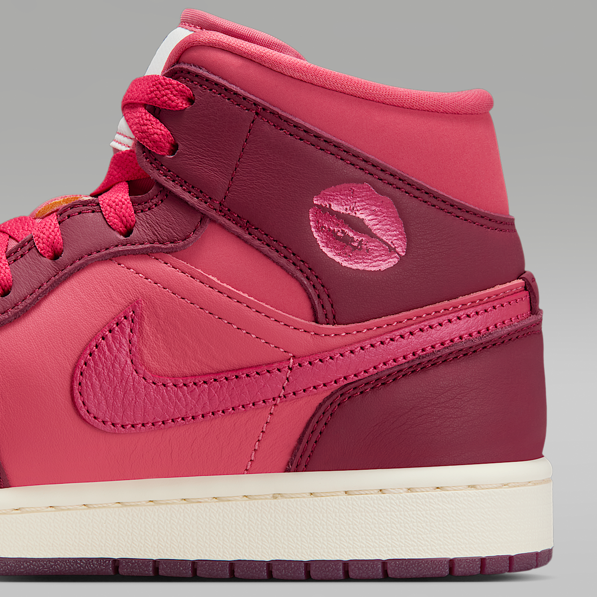 Air Jordan 1 Mid SE Shoes