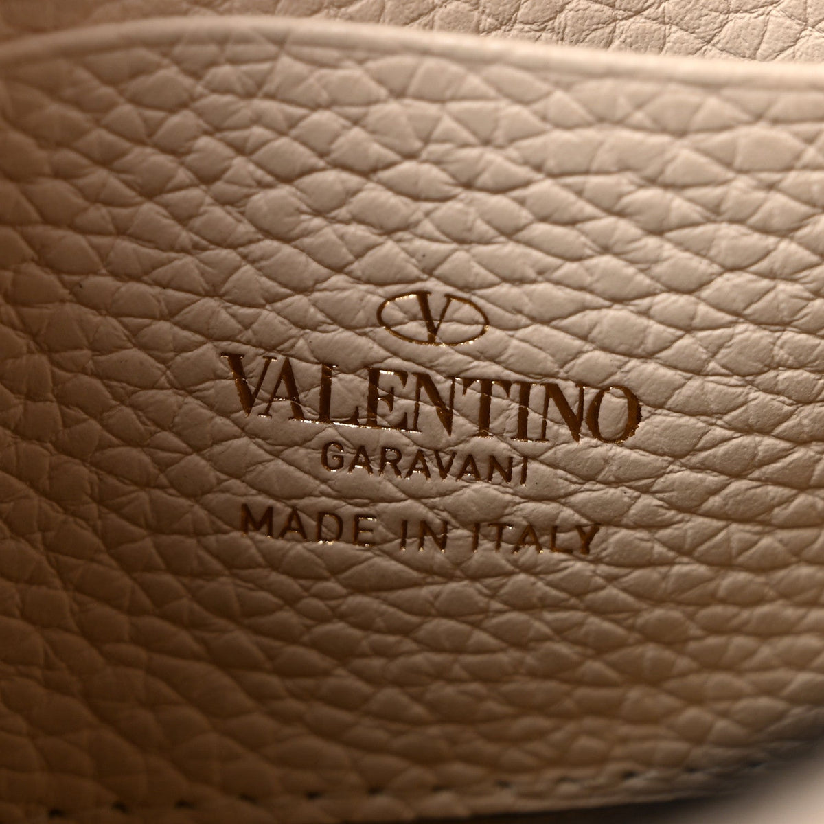 Valentino Garavani Grainy Calfskin Rockstud Crossbody Pouch Light Ivory