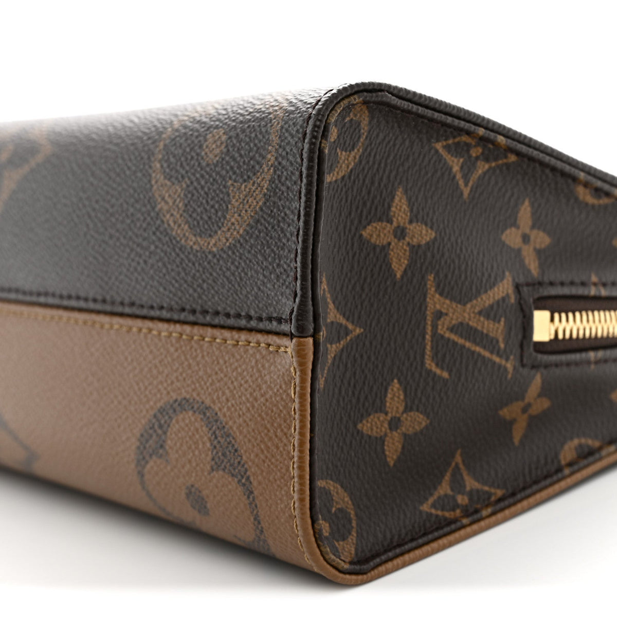 Louis Vuitton Reverse Monogram Giant OnTheGo East West Brown 1984555