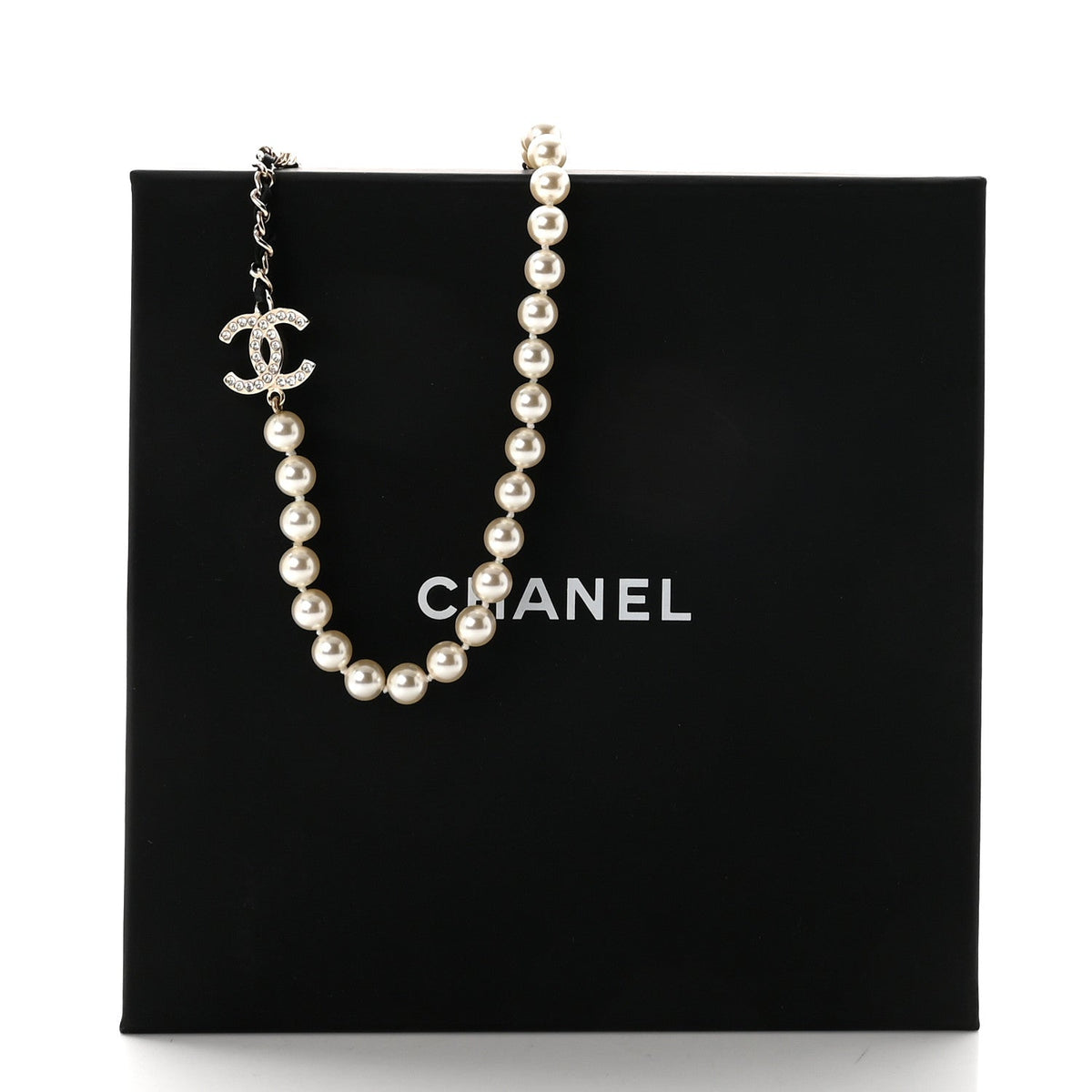 Chanel Lambskin Pearl Crystal CC Short Necklace Gold White Black