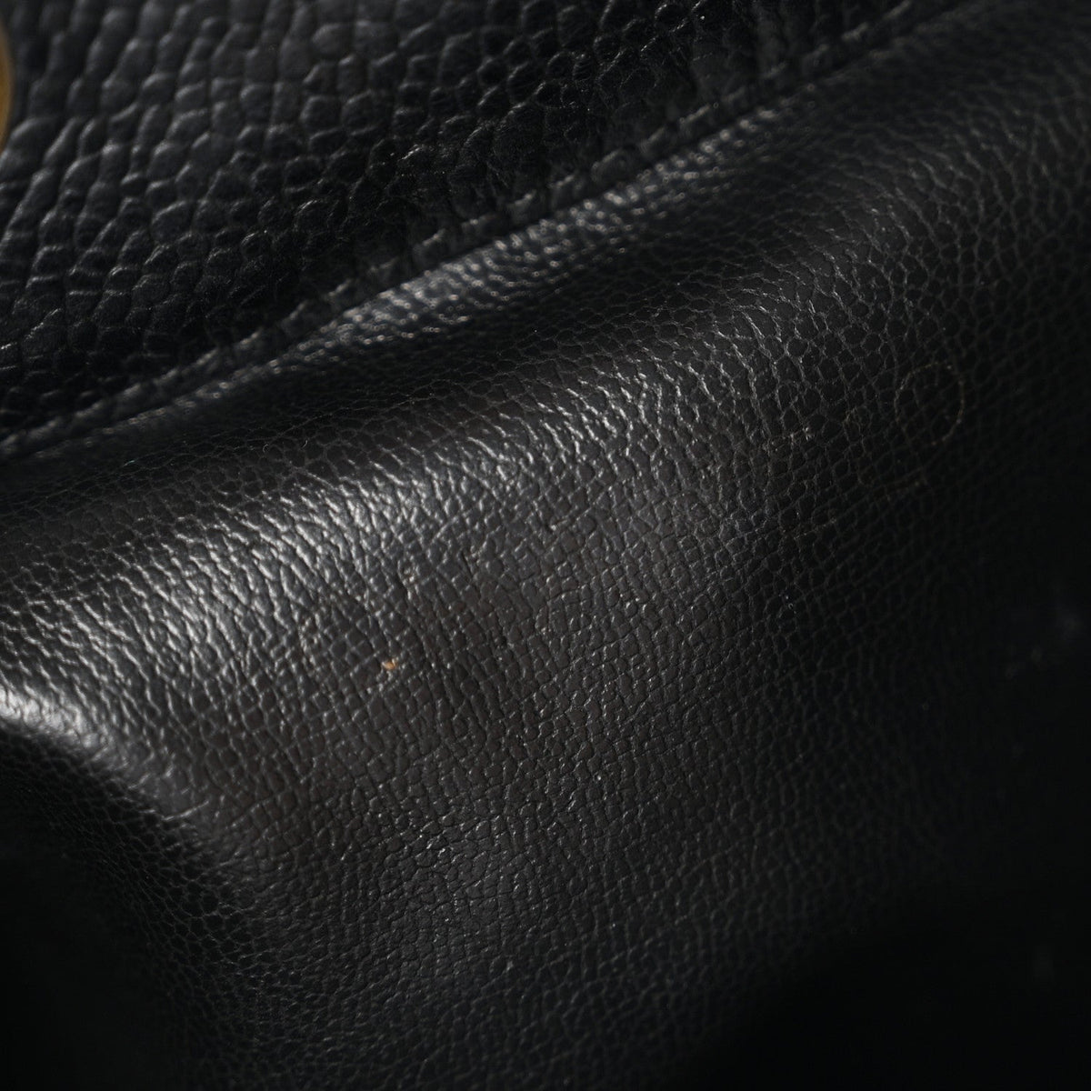 Chanel Caviar CC Drawstring Shoulder Bag Black 1951318