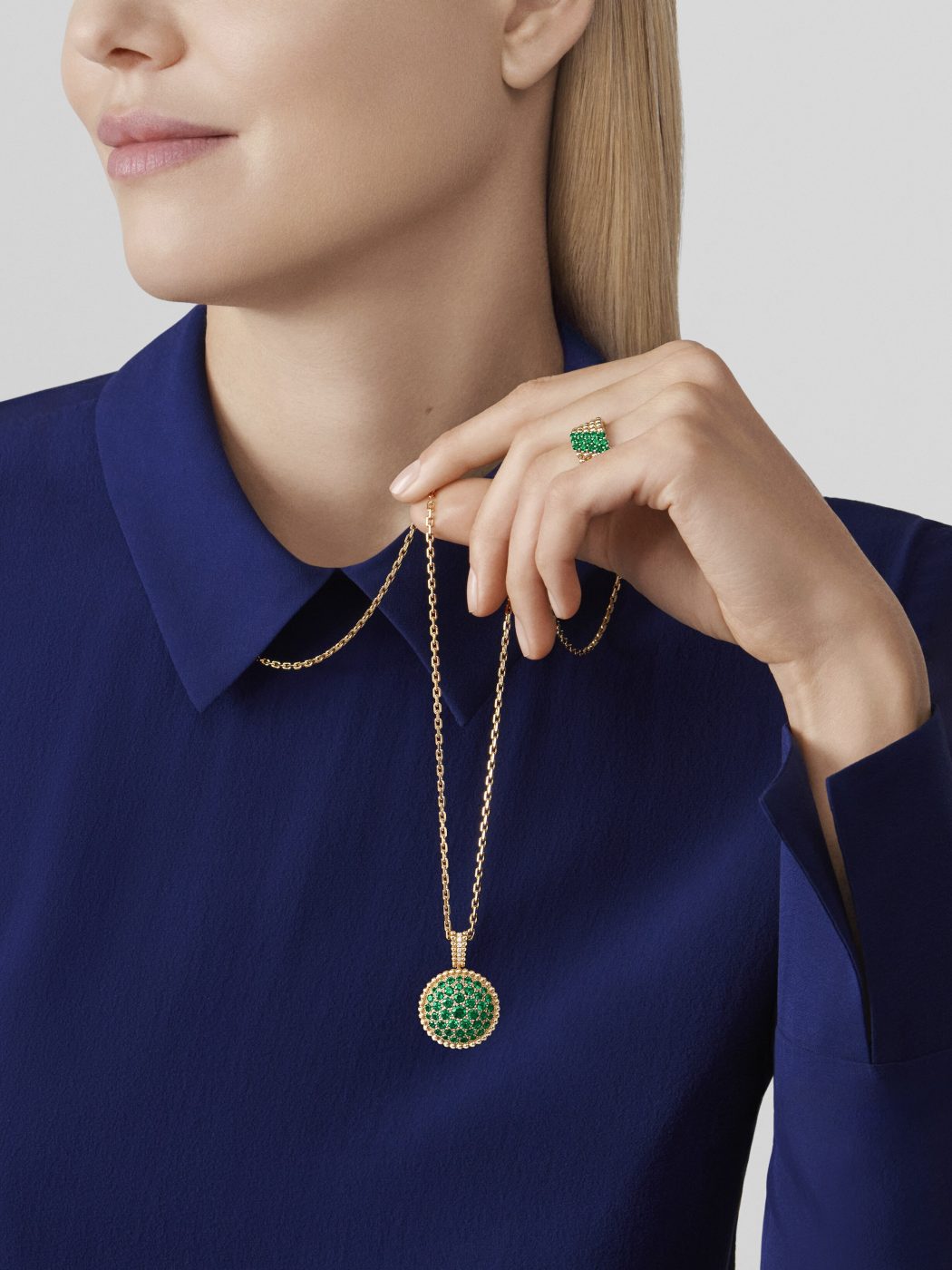 18K Gold Emerald VCA Perlée Couleurs 5 Rows Ring