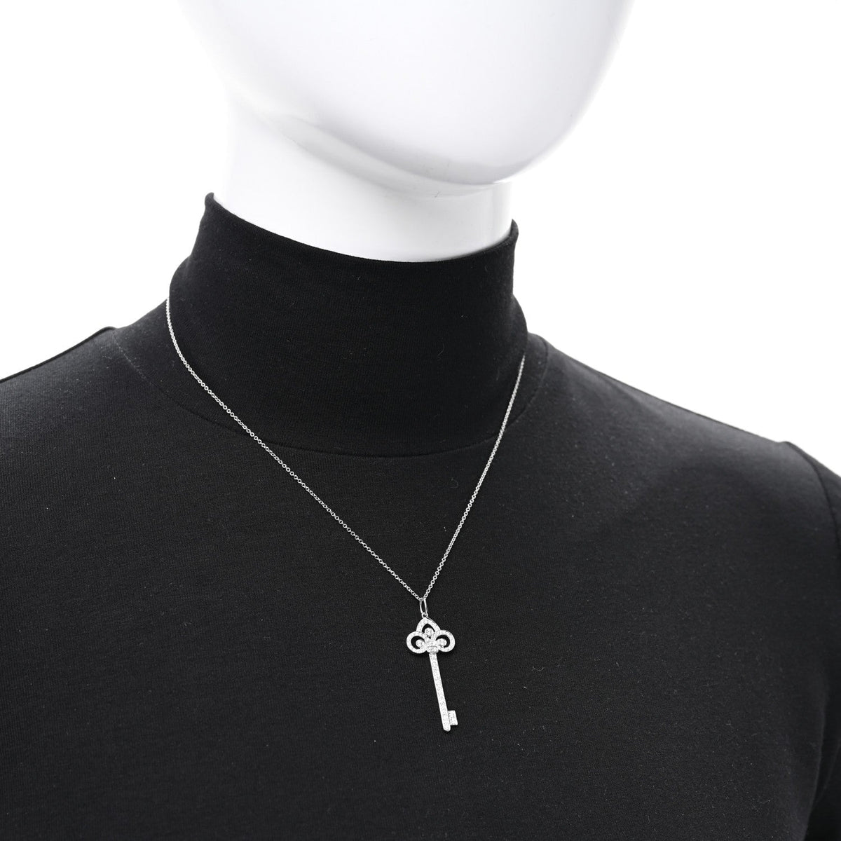 Tiffany Platinum Diamond 0.41ctw Fleur De Lis Key Pendant Necklace 45.7cm