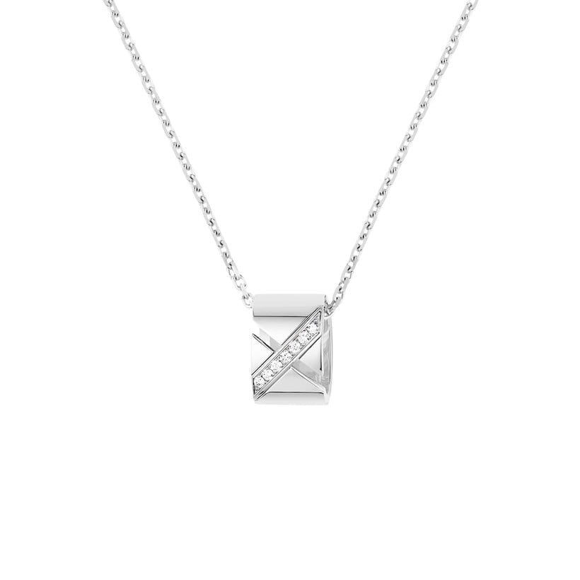 18K Gold Diamond Chaumet Liens Evidence Pendant