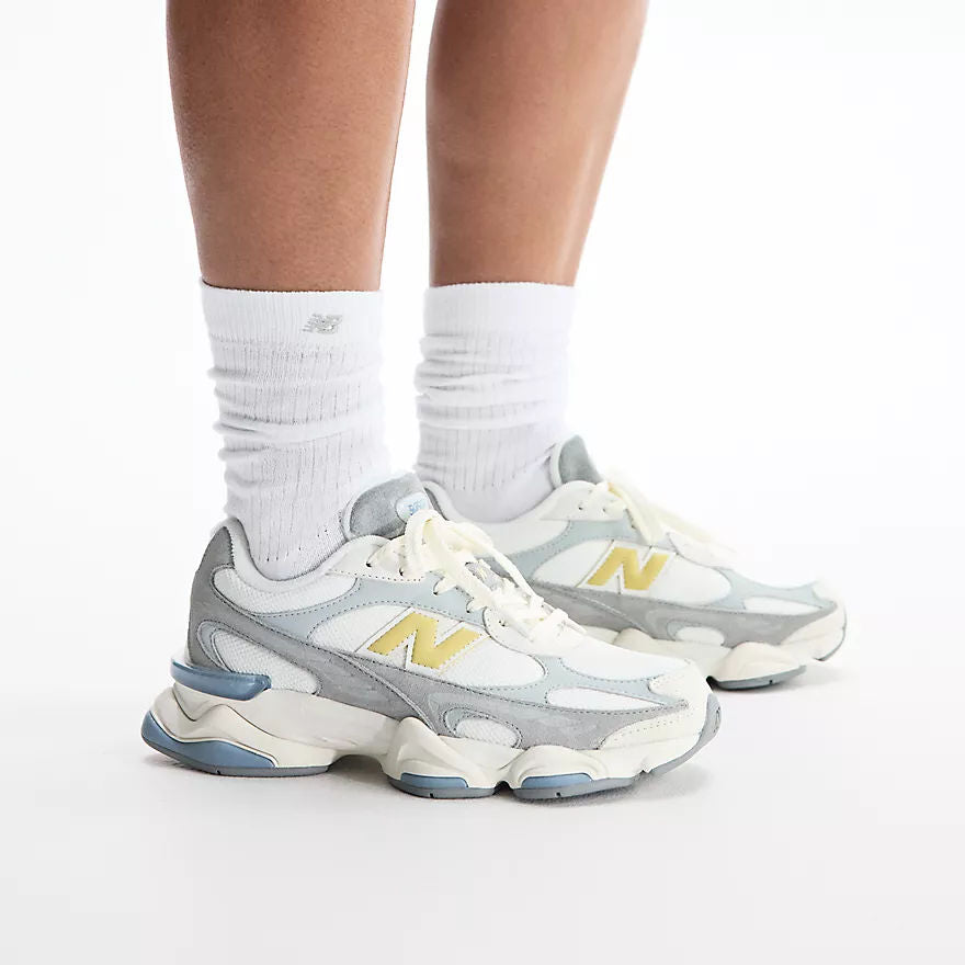 Unisex Night Lights 9060R Lifestyle Sneakers