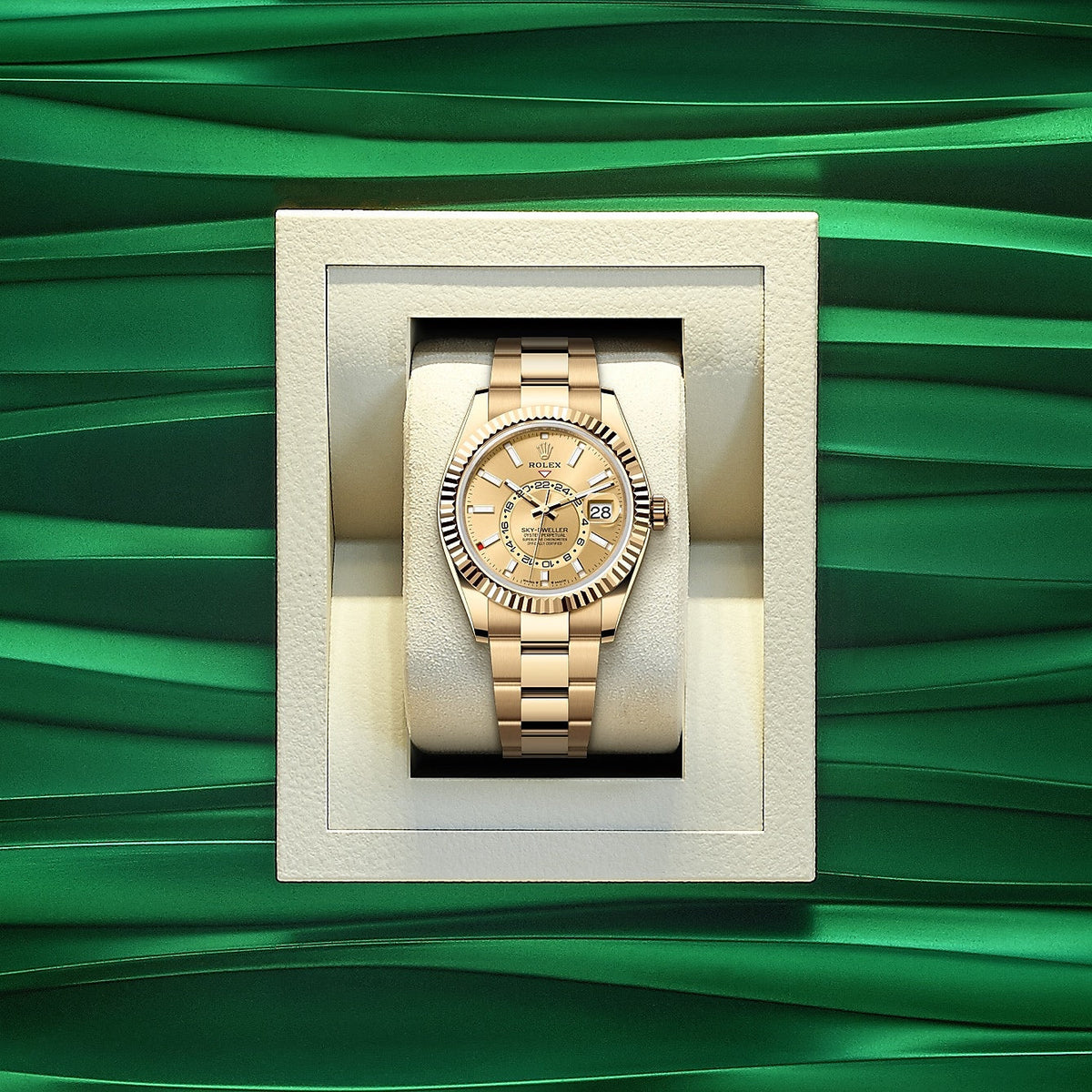 Sky-Dweller, 42mm, 18k Yellow Gold, Ref# 336938-0001
